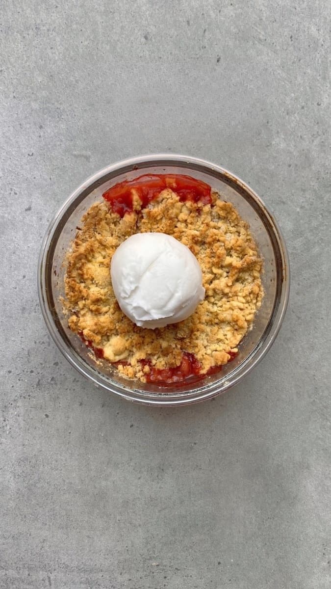 STRAWBERRY CRUMBLE