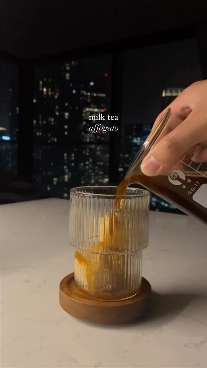 Milk tea (鴛鴦) affogato 