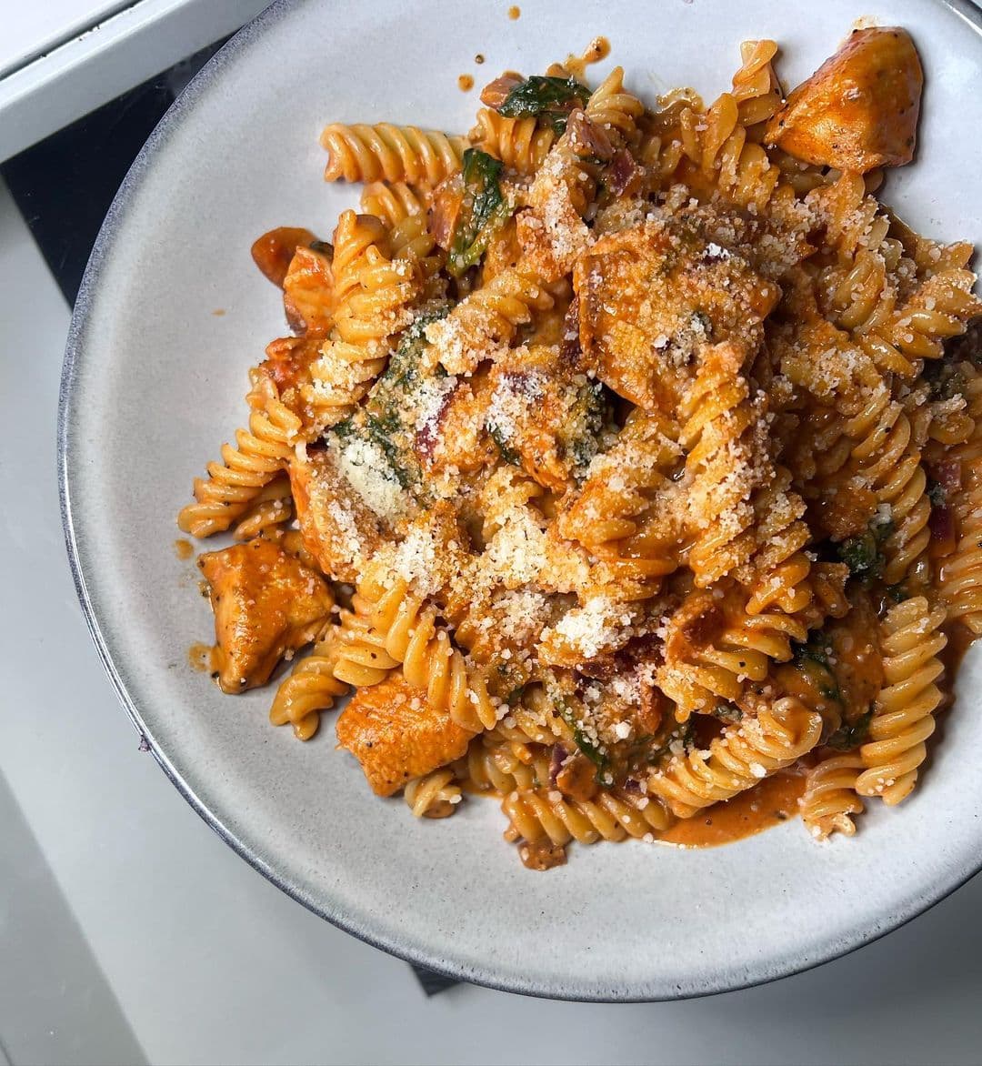 Simple spicy chicken pasta