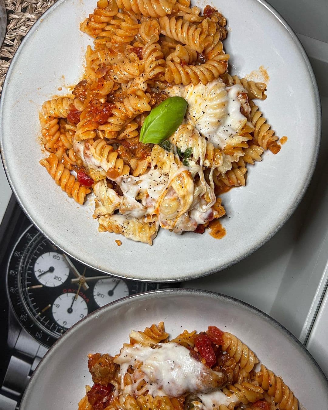 Pasta bake with stringy mozzarella (spicy sausage)
