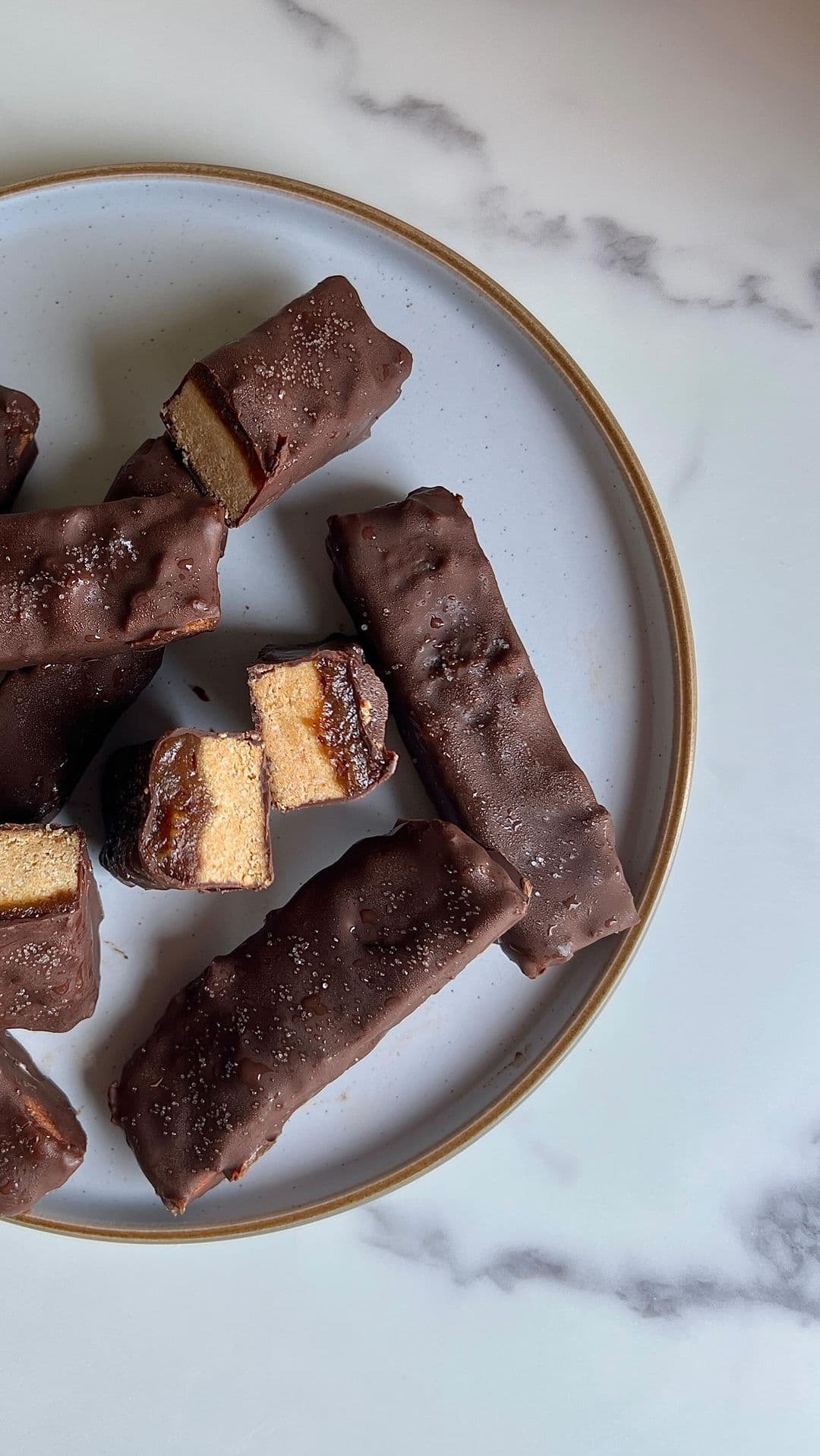 Healthy Twix Bars 