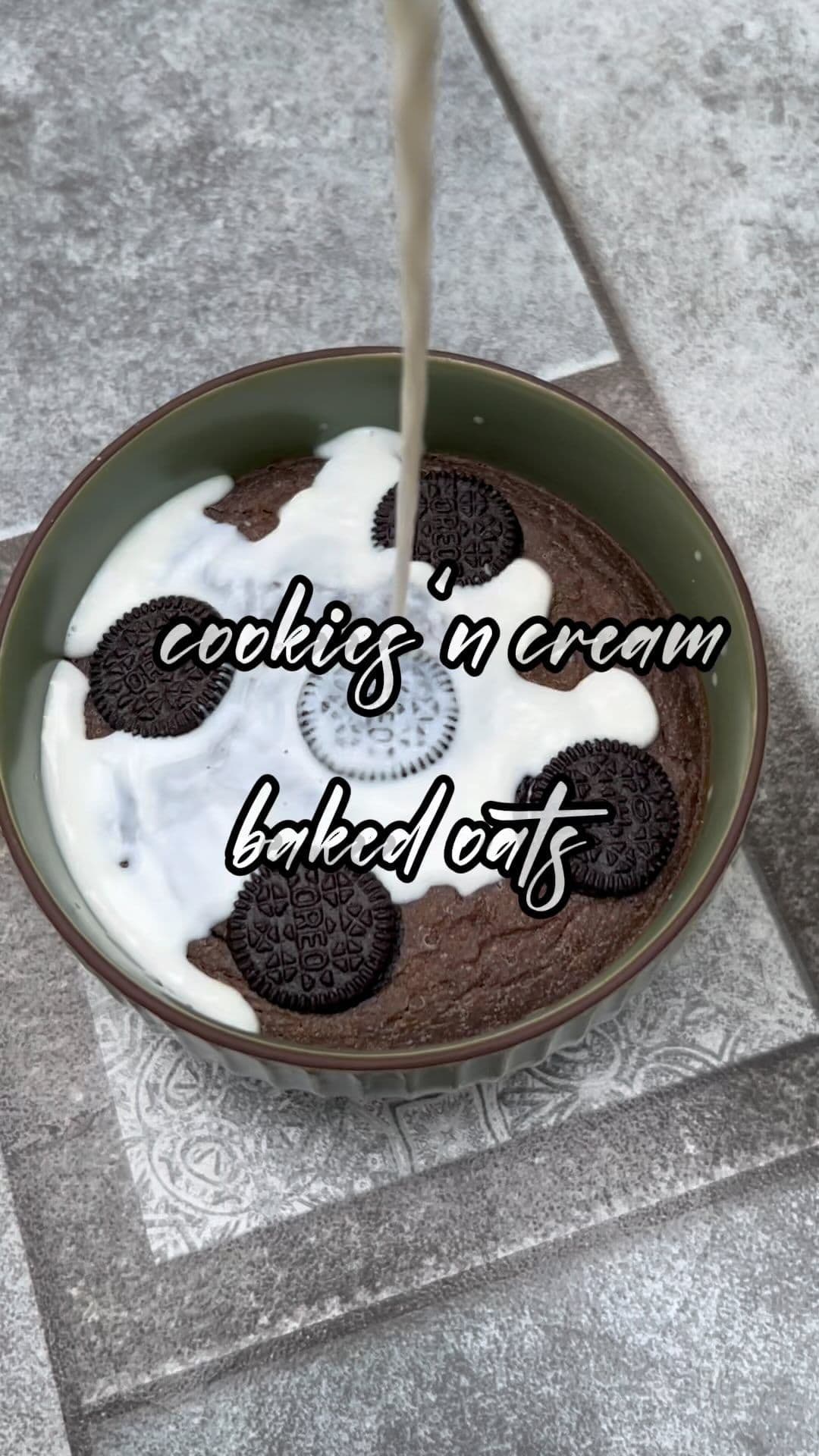 Cookies ‘n Cream Baked Oats 