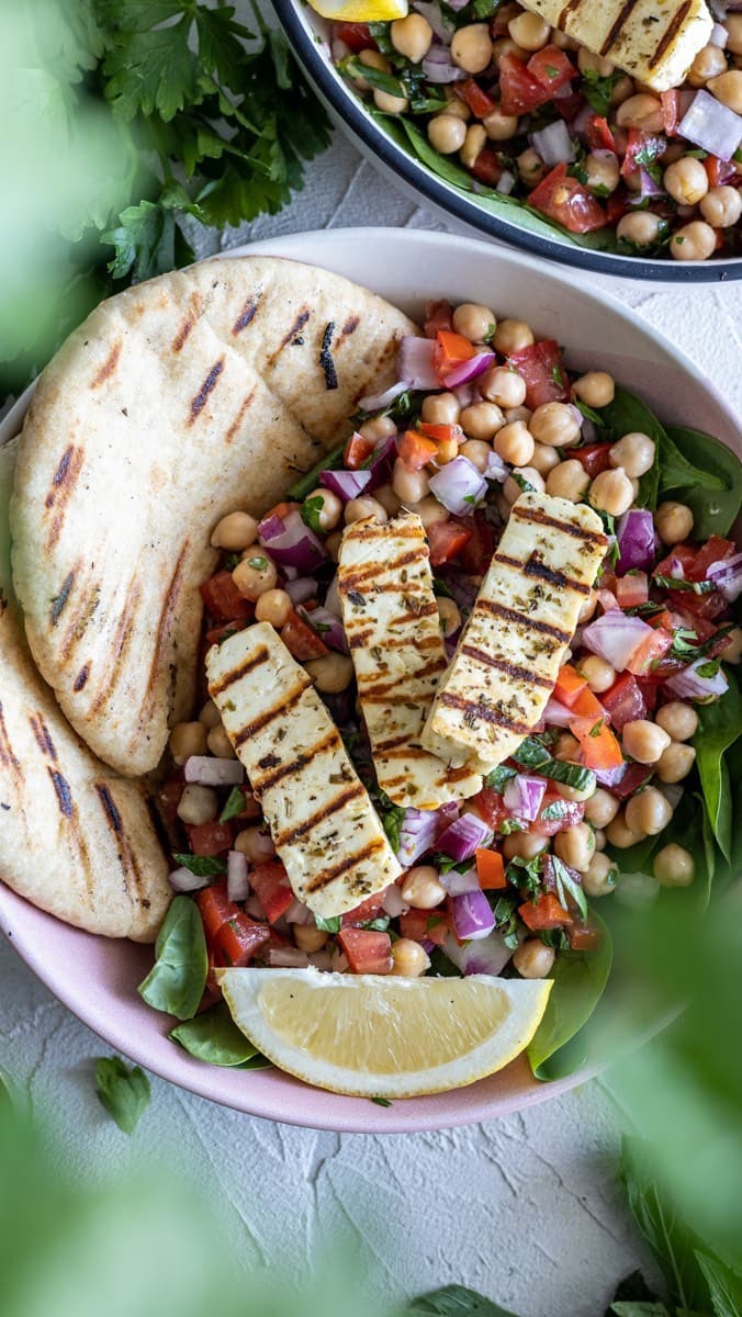 CHICKPEA TABOULEH WITH HALLOUMI AND FLATBREAD