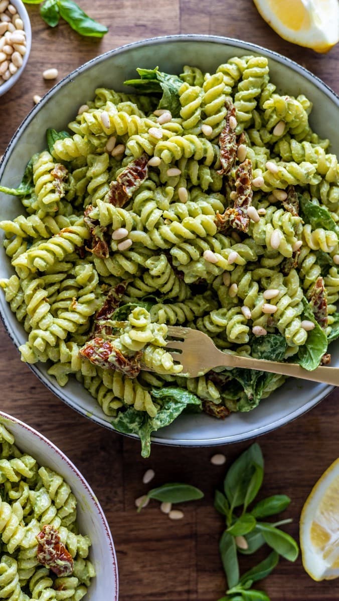 AVOCADO PESTO PASTA SALAD