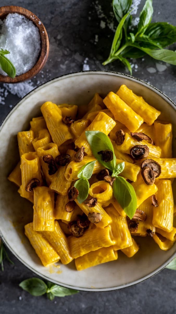 CREAMY ROASTED PUMPKIN PASTA WITH CRISPY MUSHROOMS