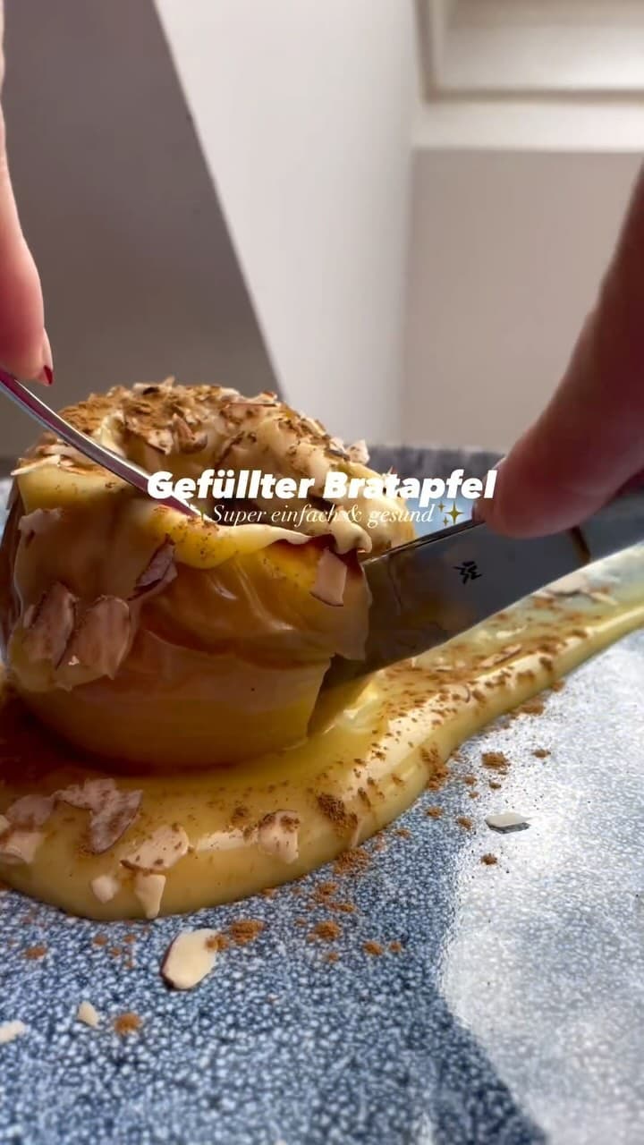 Stuffed baked apple ✨😋🍎